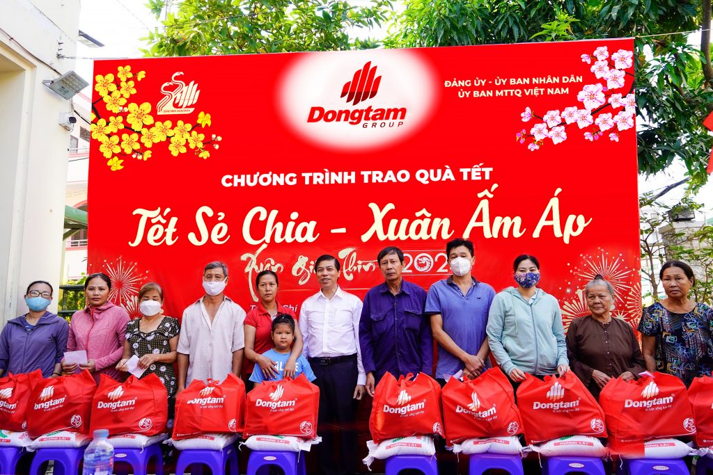Dongtam Group trao qua Tet cho ba con dip Xuan Giap Thin 2024 9