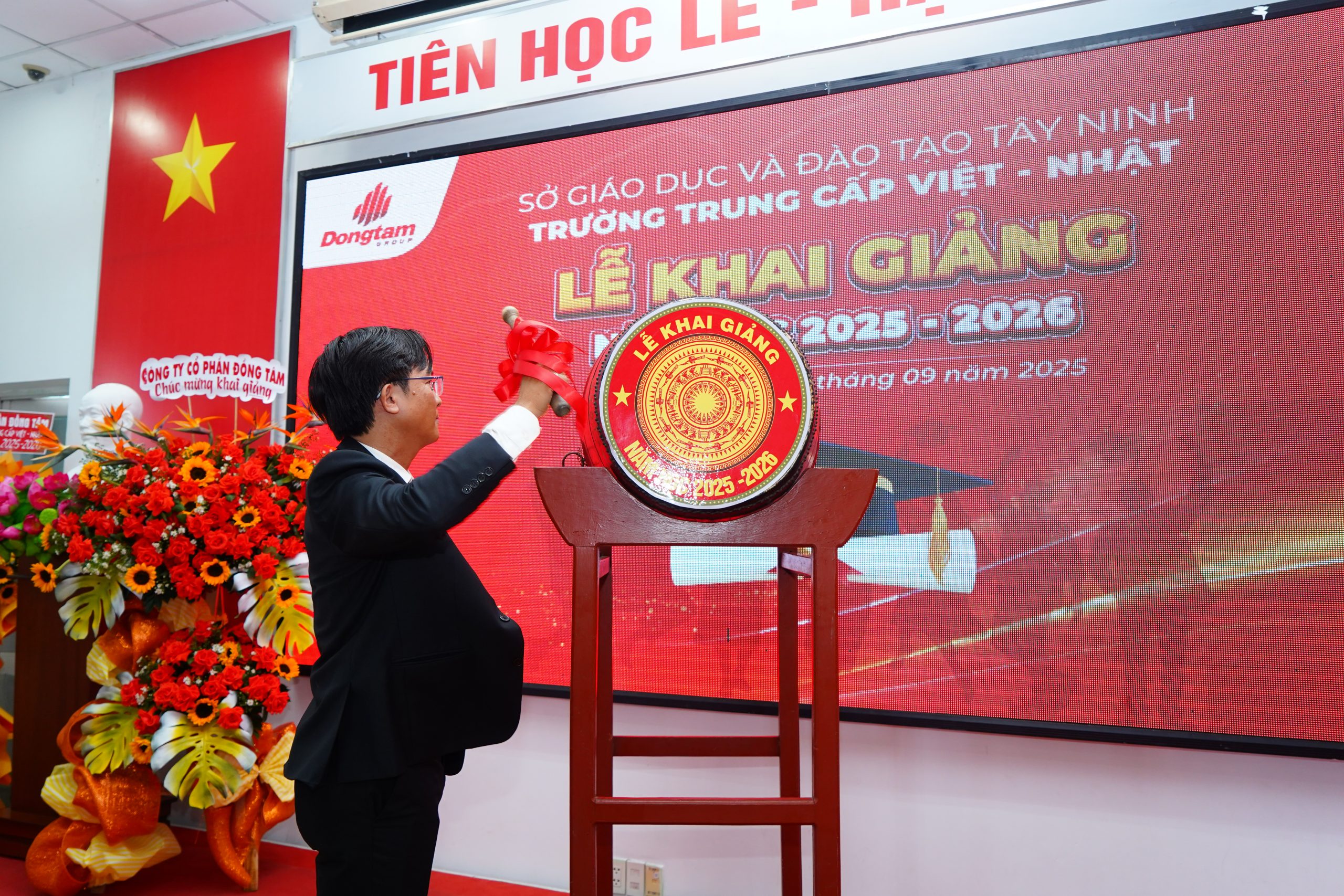 6.Tieng trong khai truong vang len scaled