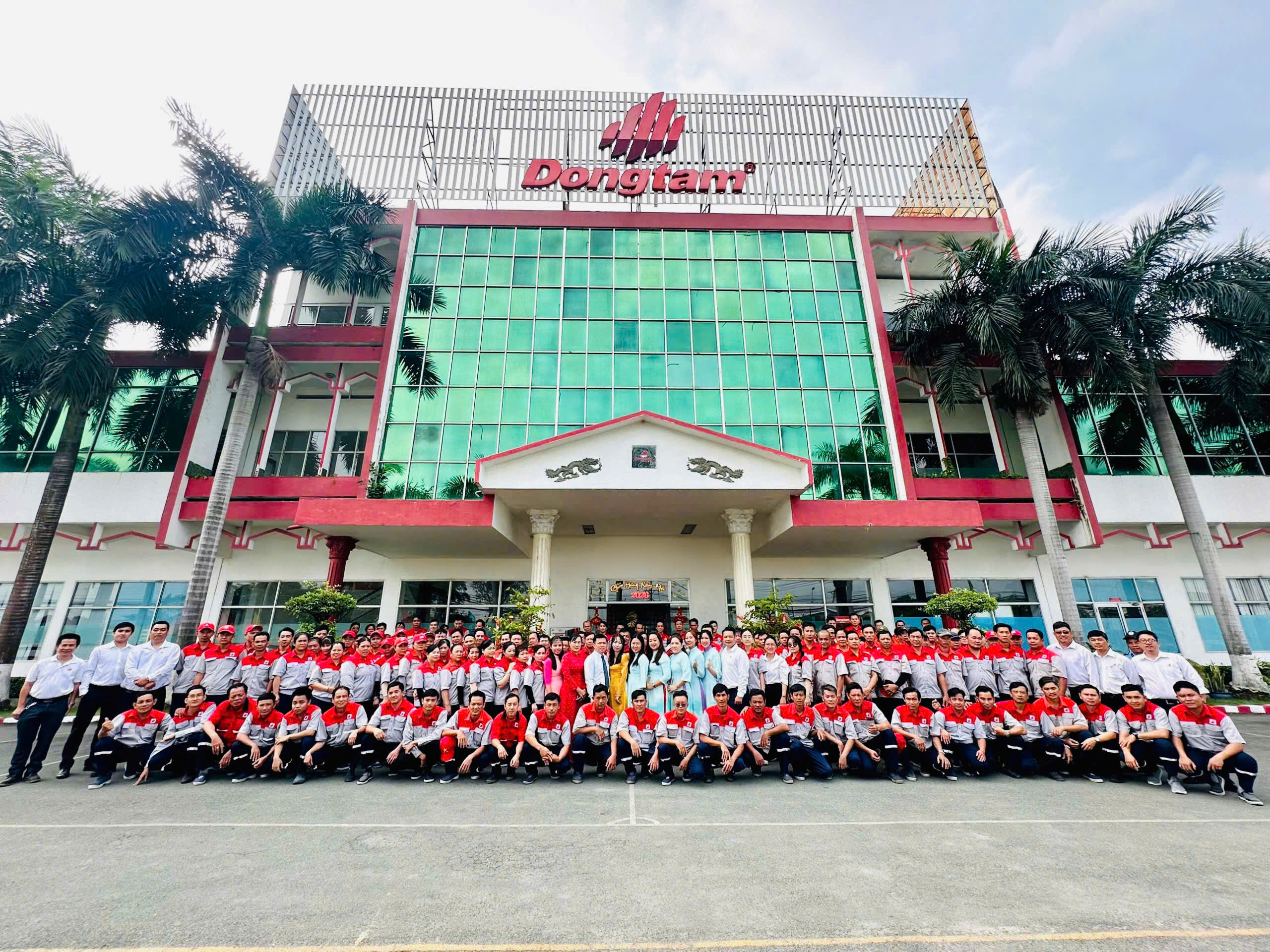 4.Khong khi khai xuan tai Nha may va Truong Trung cap Viet Nhat xa Ben Luc Tinh Tay Ninh