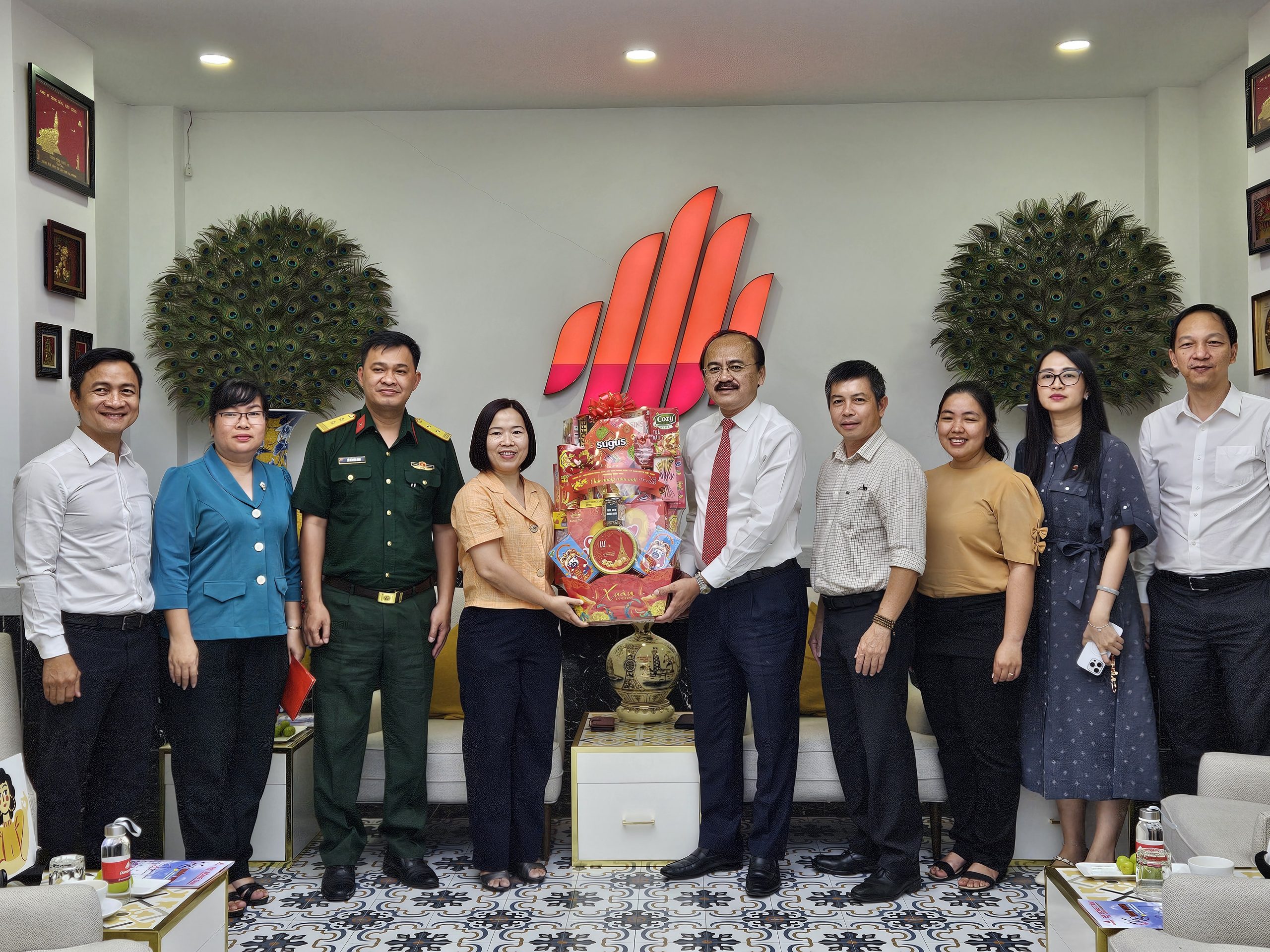 H2. LANH DAO PHUONG BINH PHU scaled