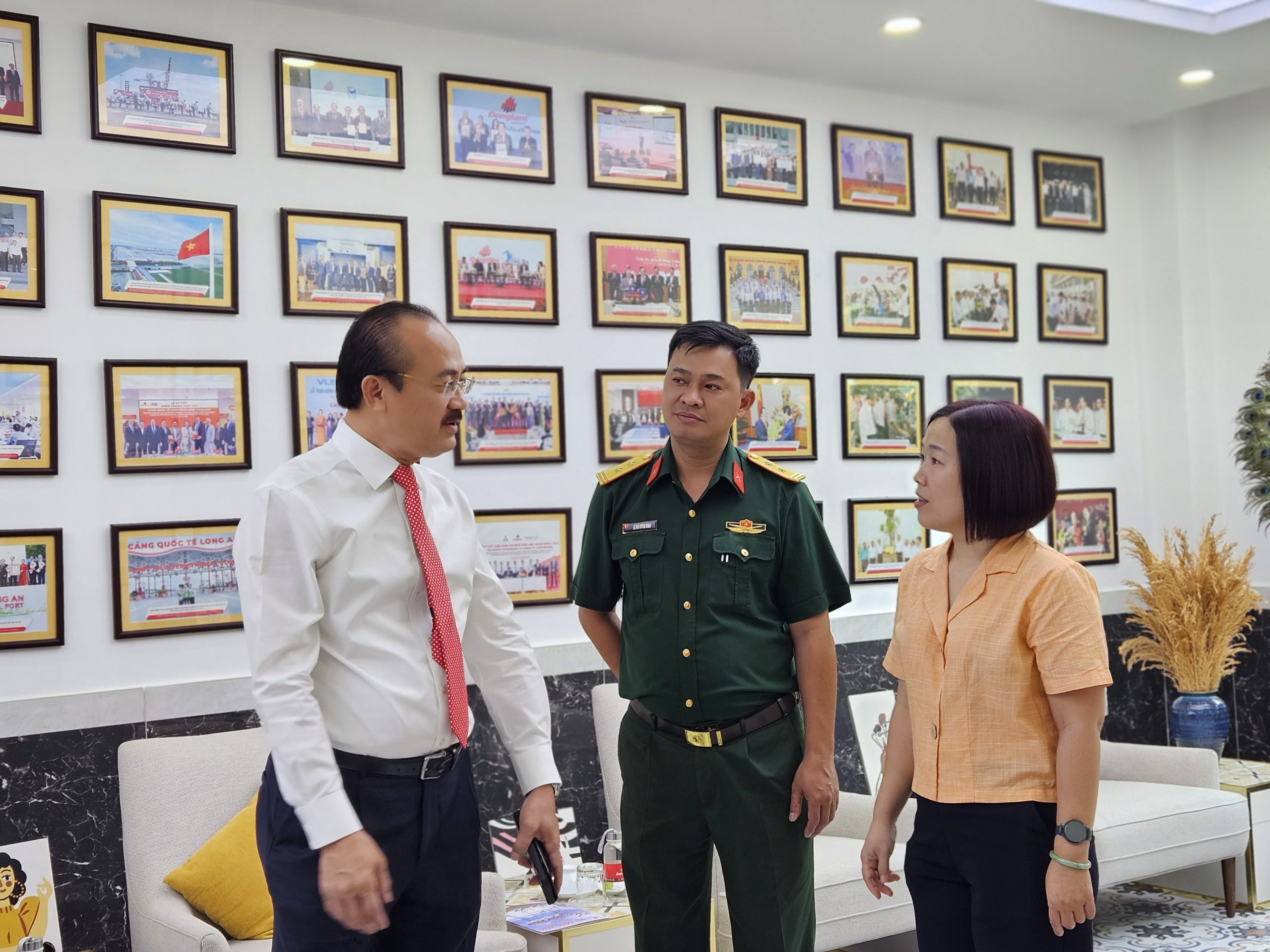 H5. LANH DAO PHUONG BINH PHU scaled